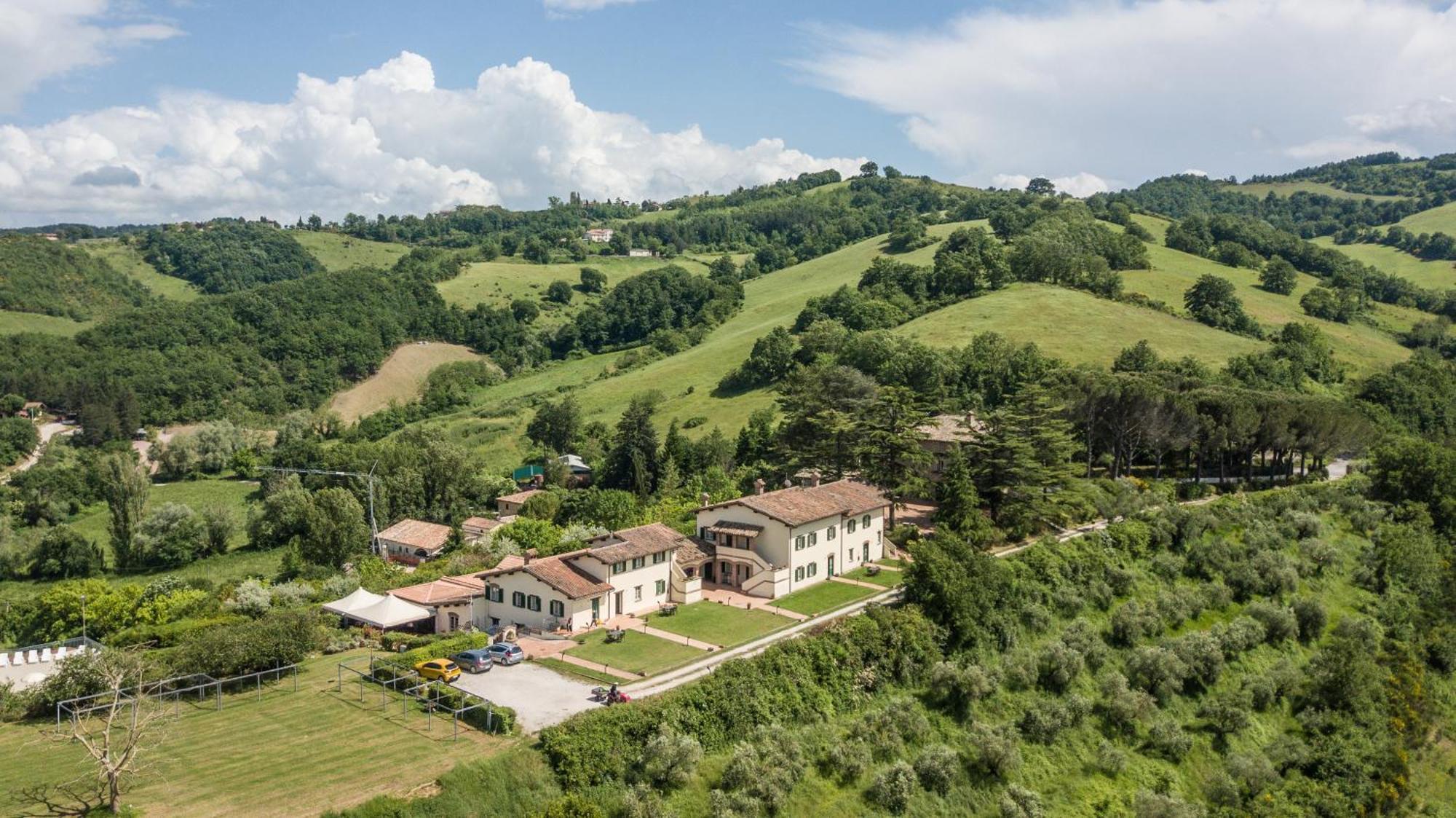 Tenuta Borgo San Michele Gubbio Exterior photo