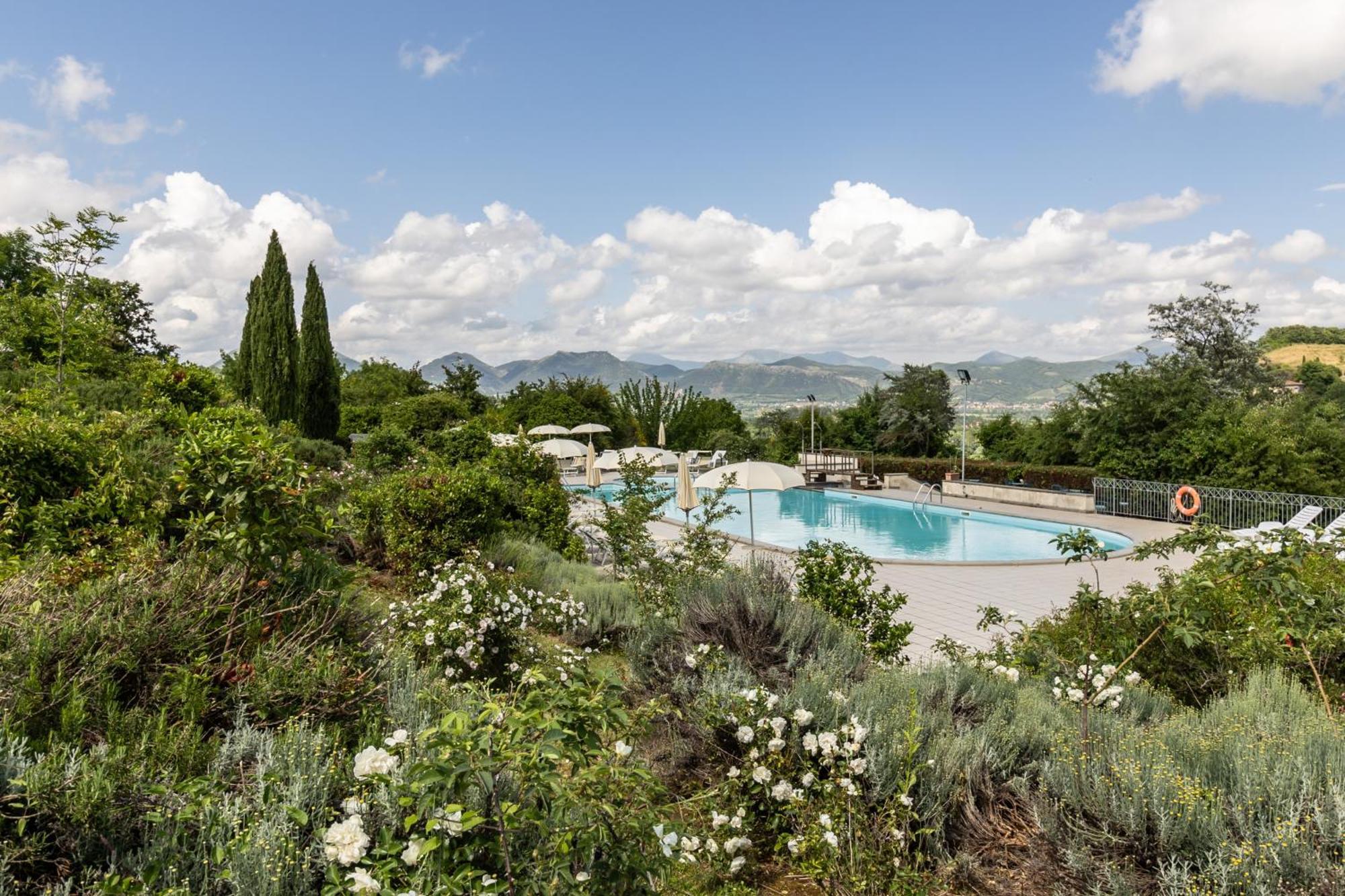 Tenuta Borgo San Michele Gubbio Exterior photo