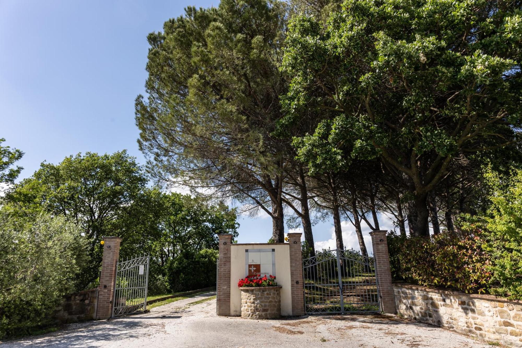 Tenuta Borgo San Michele Gubbio Exterior photo